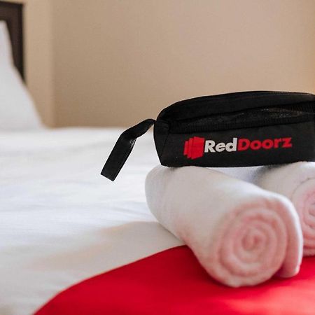 Reddoorz Syariah @ Bondowoso City Center Εξωτερικό φωτογραφία