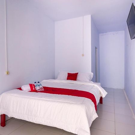 Reddoorz Syariah @ Bondowoso City Center Εξωτερικό φωτογραφία