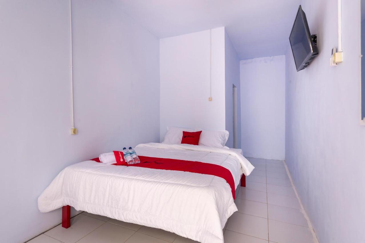 Reddoorz Syariah @ Bondowoso City Center Εξωτερικό φωτογραφία